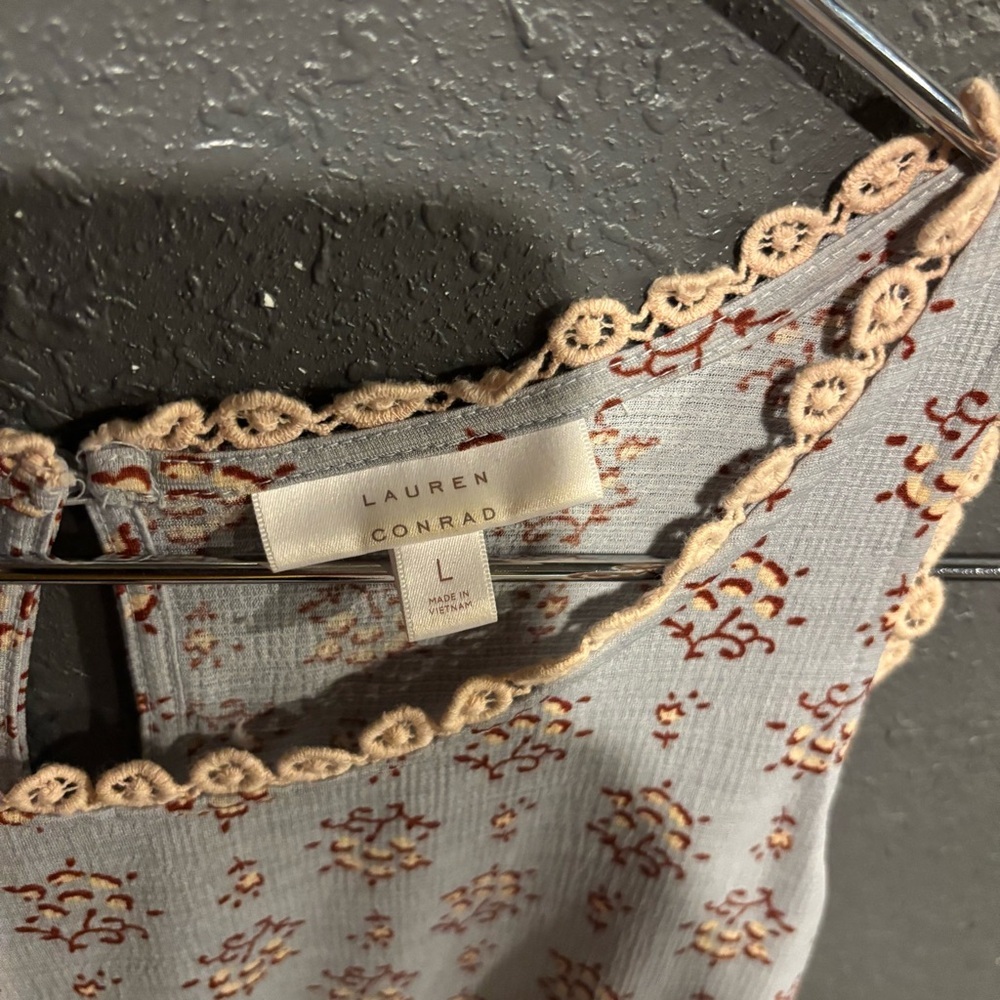Floral Sleeveless Lauren Conrad Blouse - Picture 4 of 5